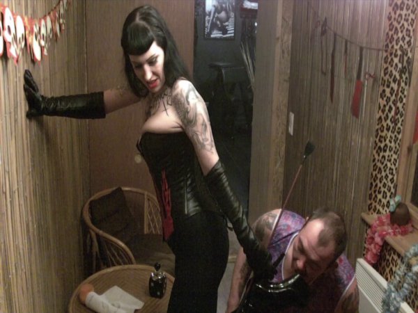 Lady Vampira - Observed and Punished by the Mistress with the Leathergloves
