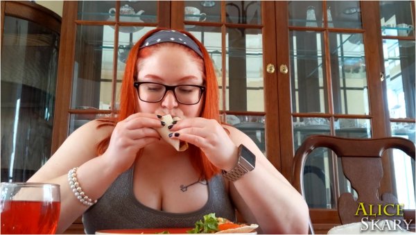 AliceSkary - Mukbang - BBW Eating Leftover Tacos - Femdom Pov