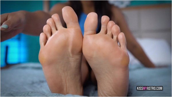 AstroDomina - INTENSE GODDESS FOOT TEASE