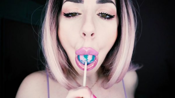 Goddess Fiona - Lollipop Lipstick Fetish