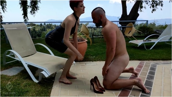 LADY PERSE  - Heels And Foot Worship On The Vacations