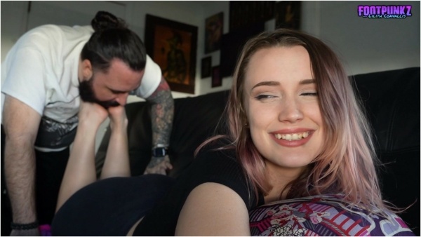 Cute Feet and Cumshots - Nerdy Gamer Girl Lilith First time Foot Worship & Tickling