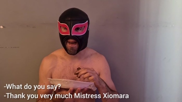 Xiomara Fox - Toilet Slave Training 3 - He Eats It All