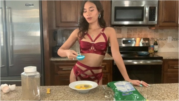 Goddess Montera - Cooking with Cummies