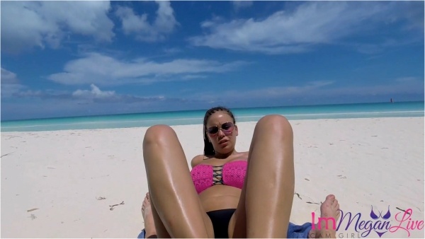 ImMeganLive - PUBLIC FOOTJOB ON THE BEACH