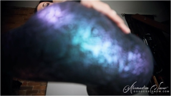 Goddess Alexandra Snow - View From The Floor