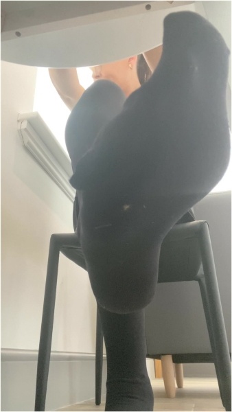 GoddessSarahNE POV - your hiding under my desk at work