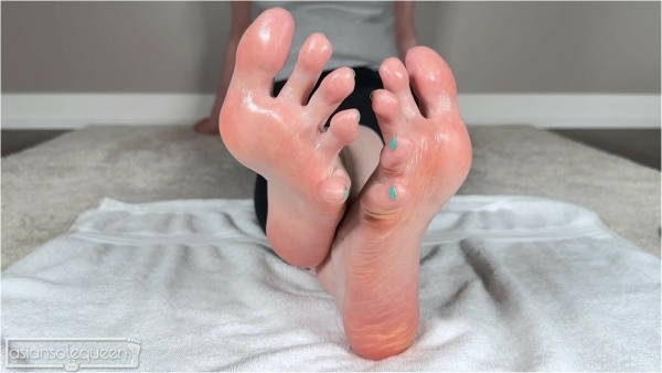 Asiansolequeen - Gentle Domme Stroke for Every Toe Scrunch JOI