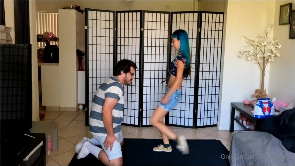 Beastcage Ballbusting - Momo First Time