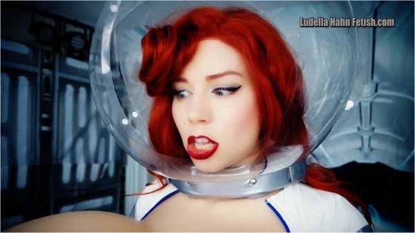 Ludella Hahn - Space Boobs