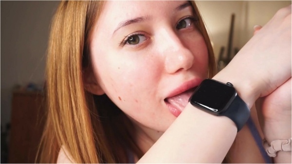 Babyheavanian - Lick my Apple Watch close to cam