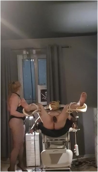 Mistress Jessica - Slave Is Getting Titts
