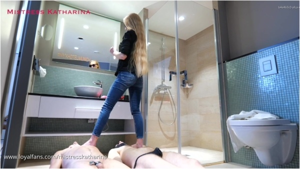 Mistress Katharina - Preparing For The Evening