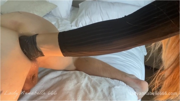 LadyAnnabelle666 - FISTING SLAVE in hotel room