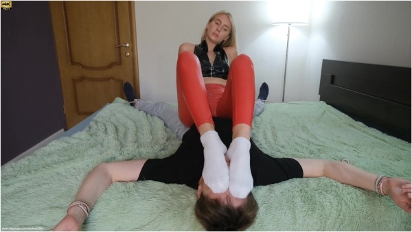 Beautiful Girls - Princess Mimi - Do you like the way I sit on your chest