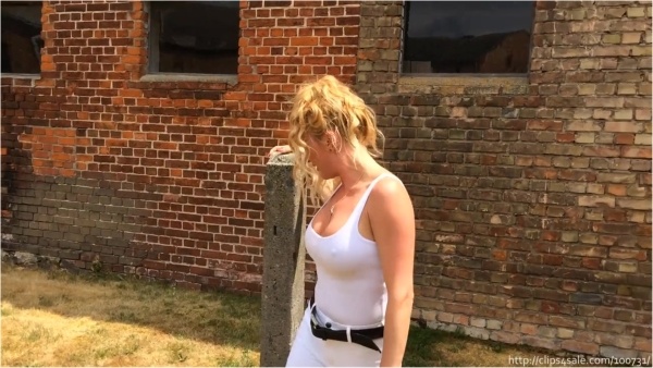 Miss Suzanna Maxwell - A Sunday Evening Treat For You To Enjoy As We Get Ready