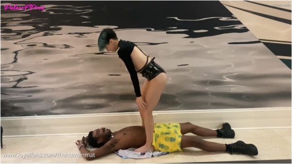 TheHumanMat - – Jett's First Time Hard Trampling In Public