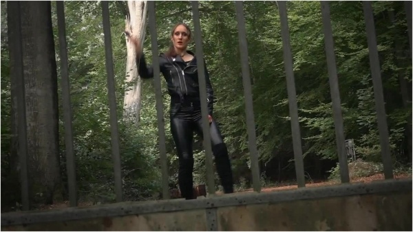 FemdomFoto - Whiper - Prison In The Woods (German)