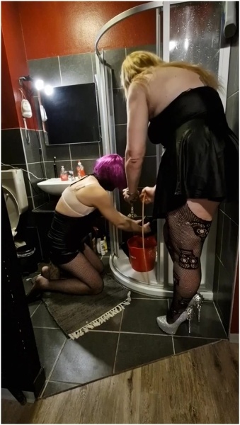 Mistress Jessica - New Year’s Cleaning Of My Latex Laundry
