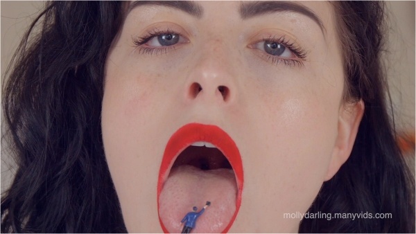 Molly Darling - Giantess Threatens Vore - Multiple Angle