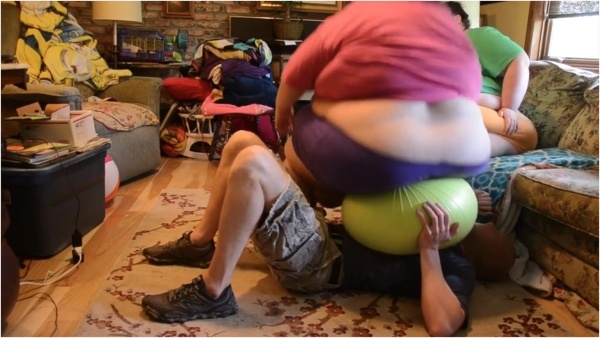 Full Weight Productions - Miss Gg And Lexi Bounce Around