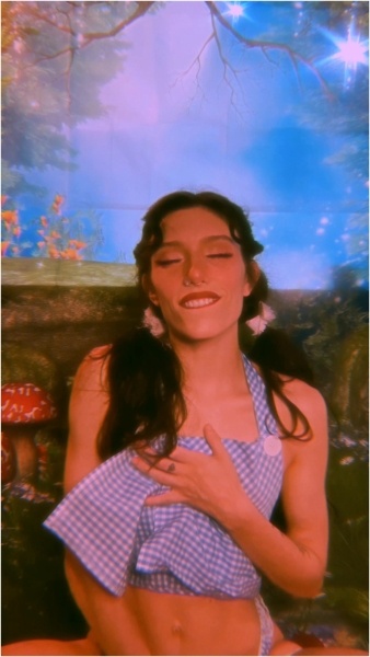 Elle Marz - Adult Dorothy cosplay and agony