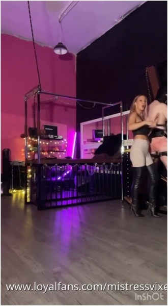 Mistress Vixen - Whipped On The Cross