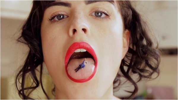 Molly Darling - Gentle Giantess Threatening Vore