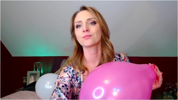 SneezeGoddess - Squeaking Balloons with Feet Non Pop