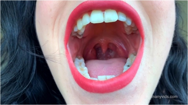 Molly Darling - Giantess Teases and Eats You - Vore