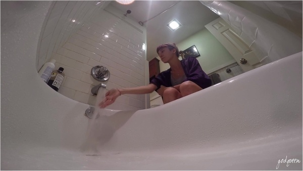 Godqueen Giantess - those who wander