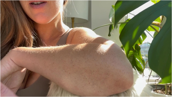 Nicolette Bloom - Jerk off to my arm hairs