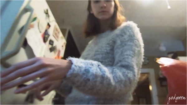Godqueen Giantess - dont go anywhere