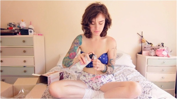 Molly Darling - New Toy Unboxing and Epic Fail Demo