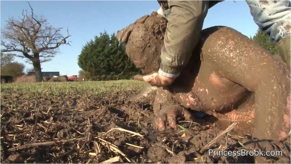 Evil Bitch - Princess Brook - Muddy piggy carpet