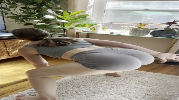 Nicolette Bloom - Watch me work out and then strip naked