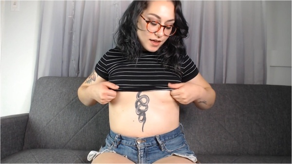 saradoesscience - Underboob Titty Tease
