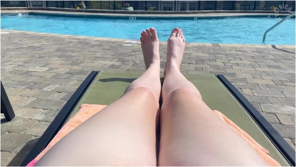 Princess Wystri - Feet and Legs By the Pool IGNORE