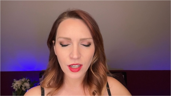 SneezeGoddess - Sexy Teacher Shows Epiglottis and Uvula in 4K