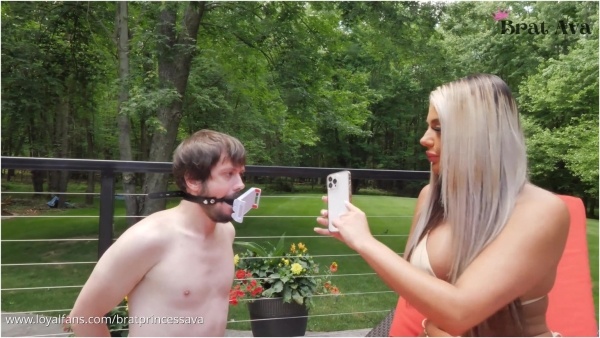 Brat Princess - Ava Marie  - Bikini Brat Uses Beta As Selfie Stand