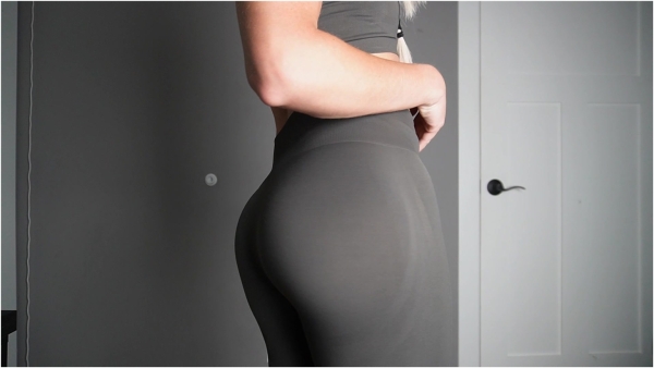 keeks 3005 - My Cameltoe Makes You Cum