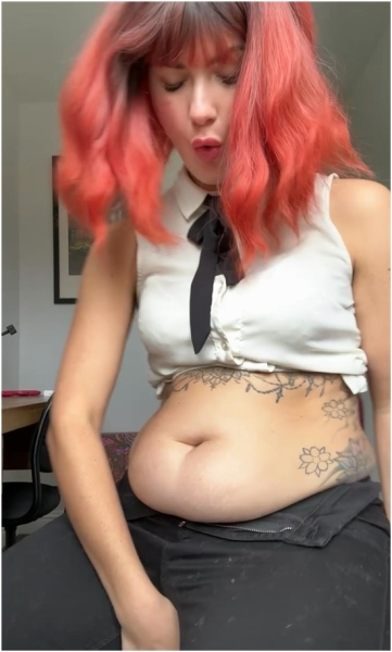 Yourhikerbabe - Vore Doctor Eats Her Patients