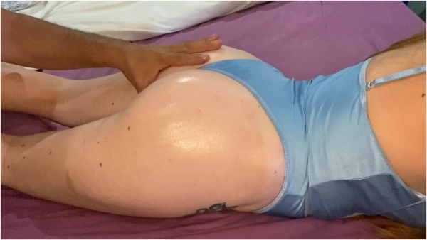 Goddess Roxy - Cuckolding Ass massage in oil