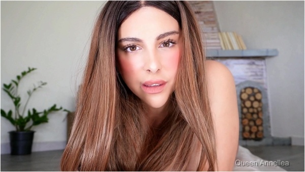 QueenAnnellea - Giantess Joi