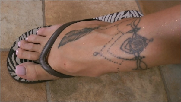 Ballerinas Flip Flops and more - Goddess Gloria In Sexy Flip Flops