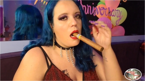 Lilli Cukierek Cox - Cigar Ligthing Up Collection