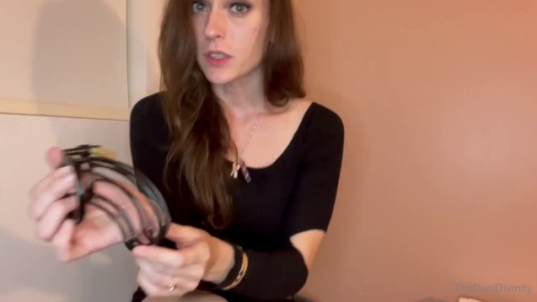 Dani Divinity - Your key looks better in my hands Full clip Mommy opens her mail