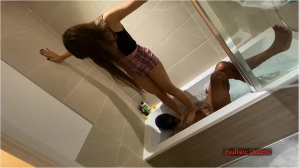 Sadistic Queens - Squishysax - Louise - Stomping and Dunking