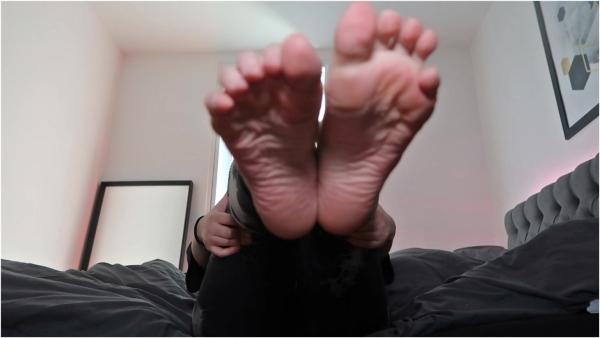 ClaudiaHon - Watch my sweat feet after gym JOI
