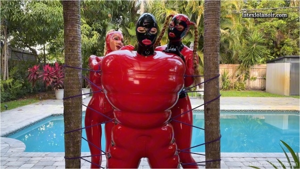 Miss Fetilicious - Heavy rubber bondage in Florida Part 1